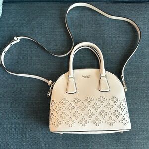 PXRUA279 Kate Spade Sylvia perforated leather satchel bag Blanco